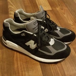 New Balance 990